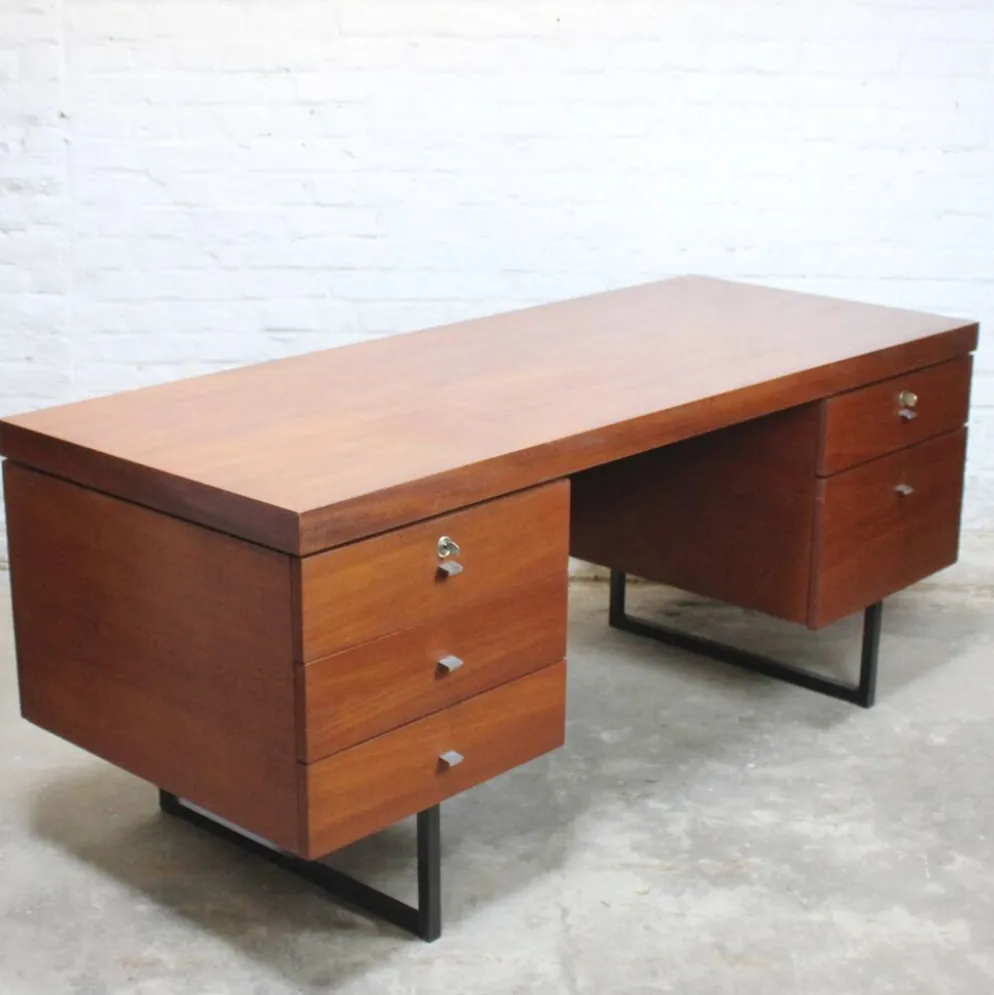 Bureau "Ministre" par Pierre Guariche pour Meurop 1961
