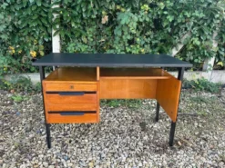 bureau moderniste des années 50