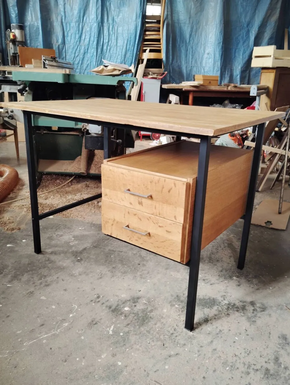 Bureau moderniste ou industriel