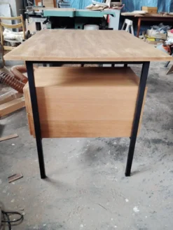 Bureau moderniste ou industriel