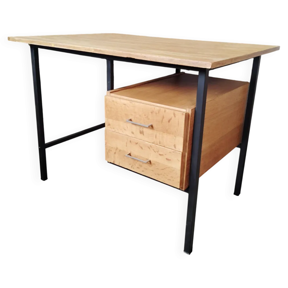 Bureau moderniste ou industriel