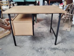 Bureau moderniste ou industriel
