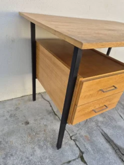 Bureau moderniste vintage design en chêne 1950s