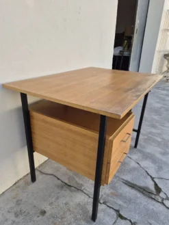 Bureau moderniste vintage design en chêne 1950s