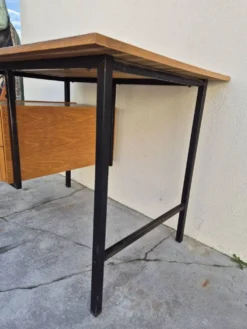 Bureau moderniste vintage design en chêne 1950s