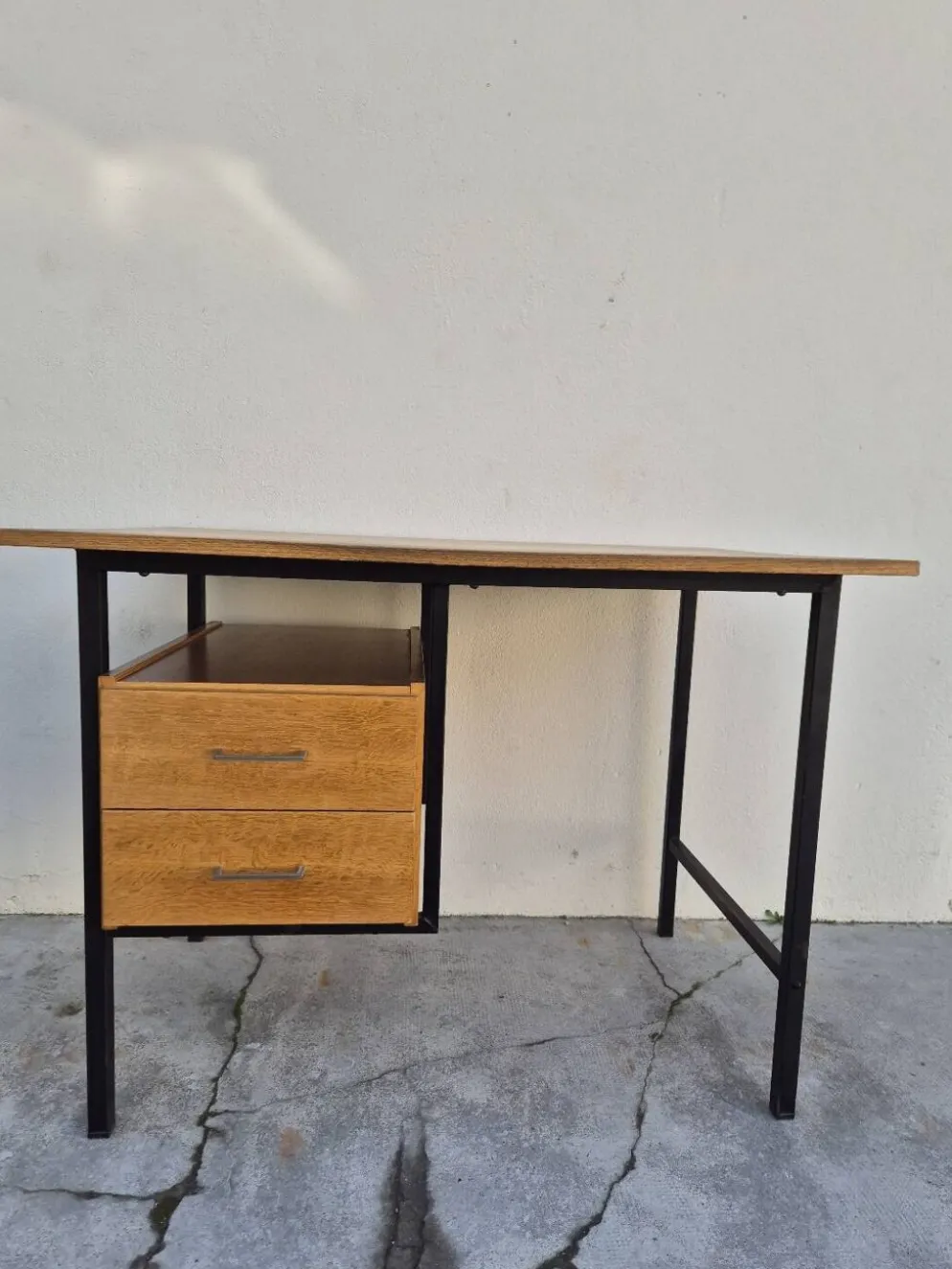 Bureau moderniste vintage design en chêne 1950s