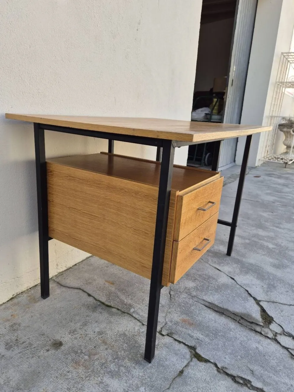 Bureau moderniste vintage design en chêne 1950s