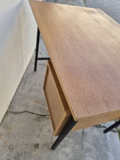 Bureau moderniste vintage design en chêne 1950s