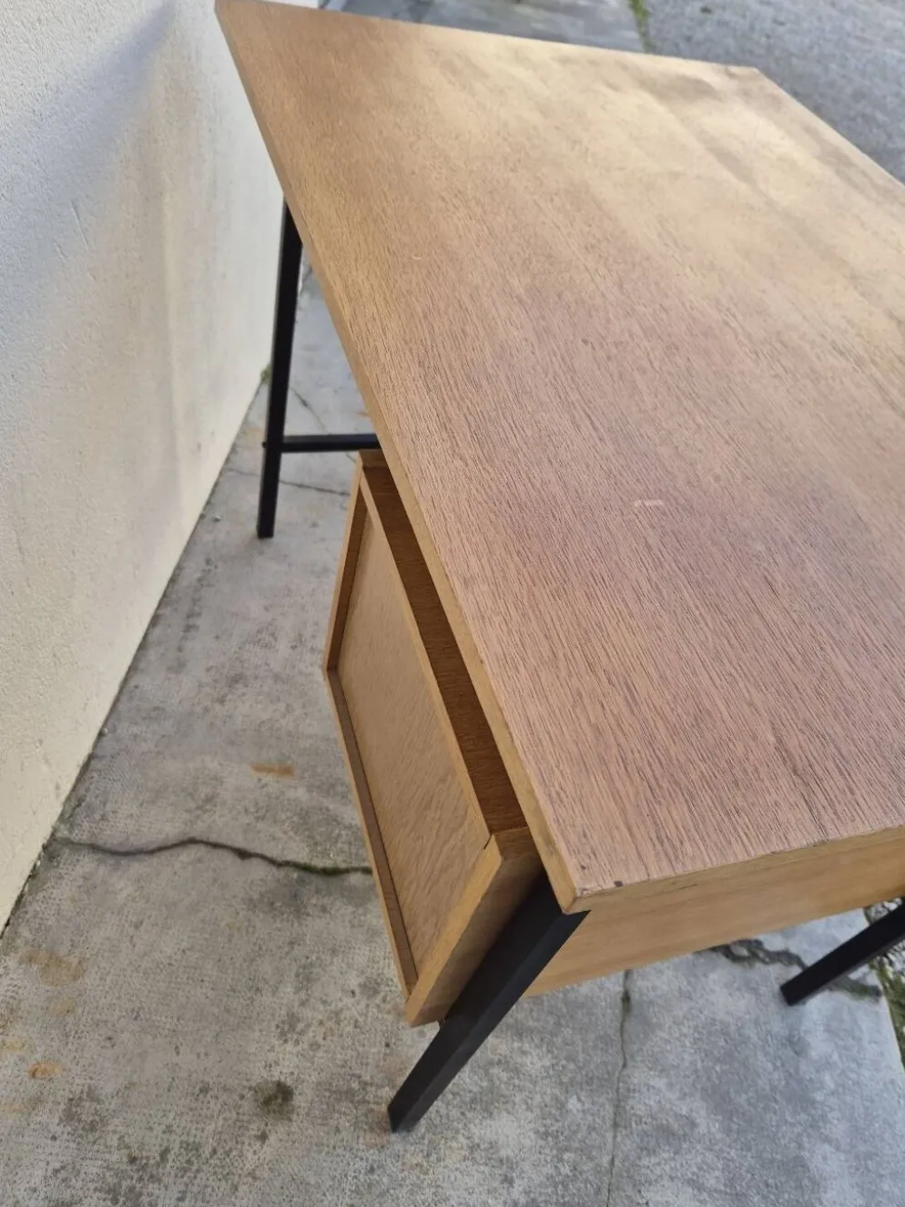 Bureau moderniste vintage design en chêne 1950s