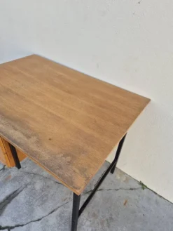 Bureau moderniste vintage design en chêne 1950s