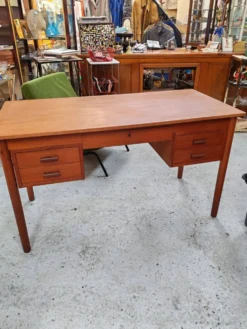Bureau moderniste vintage style scandinave années 60