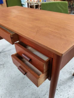 Bureau moderniste vintage style scandinave années 60