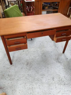 Bureau moderniste vintage style scandinave années 60