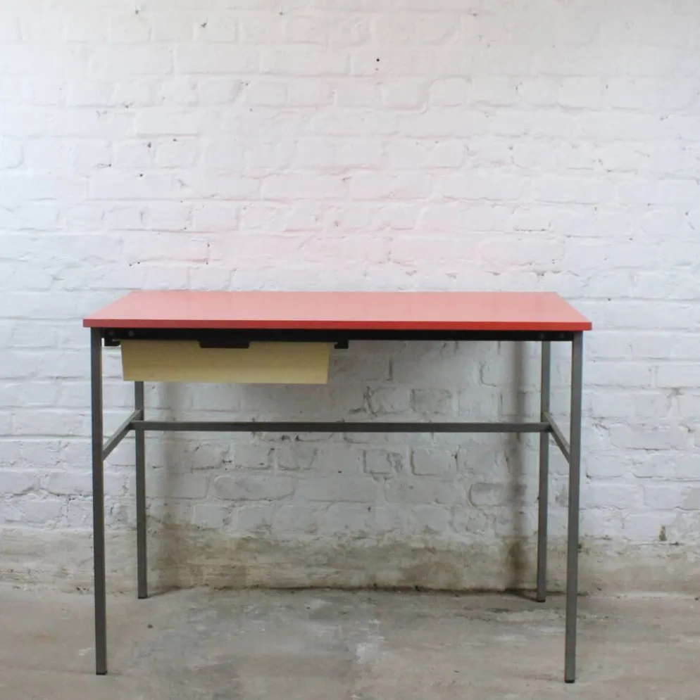 Bureau modèle "Junior" par Pierre Guariche pour Meurop