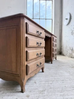 Bureau ou comptoir en chêne 1960