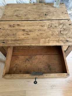 Bureau ou table d’appoint rénové