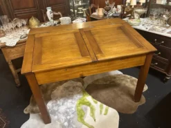 Bureau à pente à double ouvrant