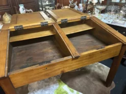 Bureau à pente à double ouvrant
