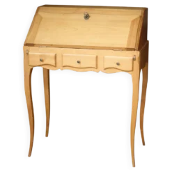 Bureau à pente en bois blond idéal pour le télétravail. Tiroir secret