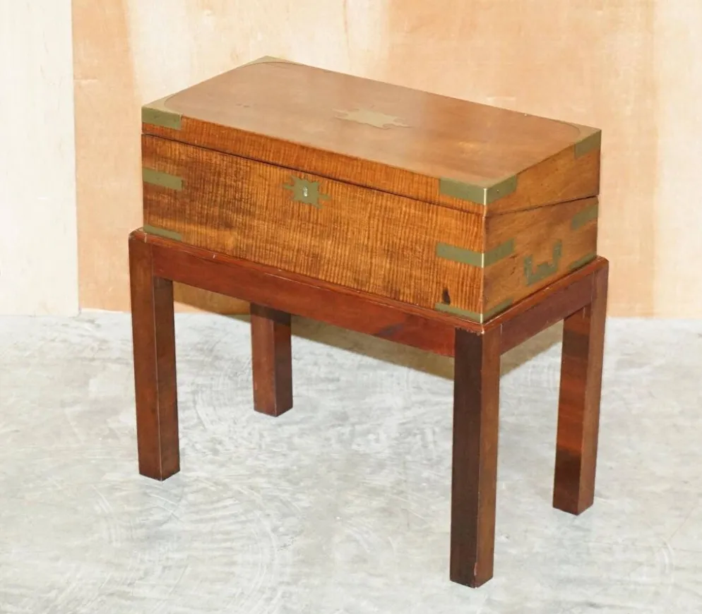 Bureau à pente militaire d'époque victorienne en bois dur