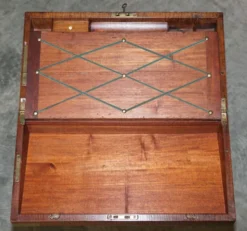 Bureau à pente militaire d'époque victorienne en bois dur