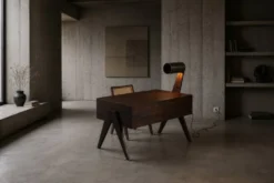 Bureau Pierre Jeanneret avec lampe intégrée, Chandigarh, années 1950