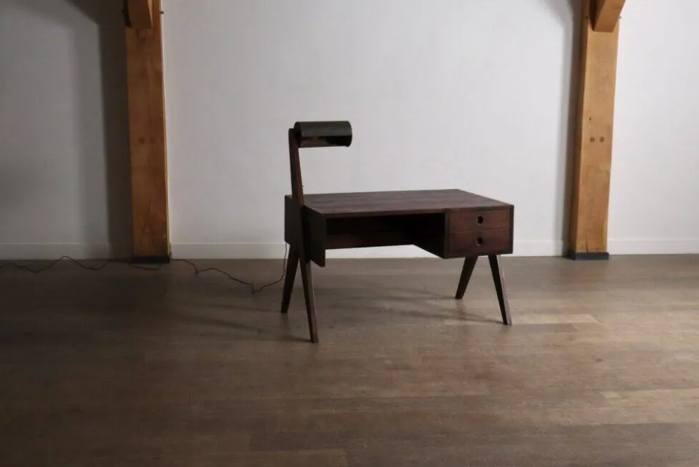 Bureau Pierre Jeanneret avec lampe intégrée, Chandigarh, années 1950