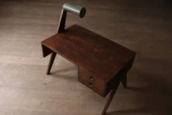 Bureau Pierre Jeanneret avec lampe intégrée, Chandigarh, années 1950