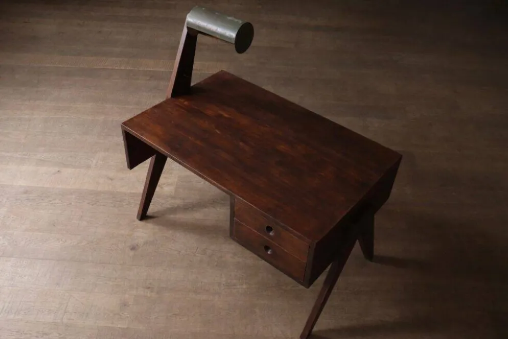 Bureau Pierre Jeanneret avec lampe intégrée, Chandigarh, années 1950