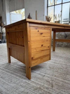 Bureau pin suédois style aperldoon 1970