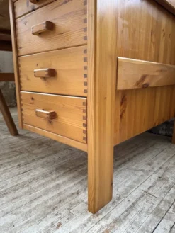 Bureau pin suédois style aperldoon 1970