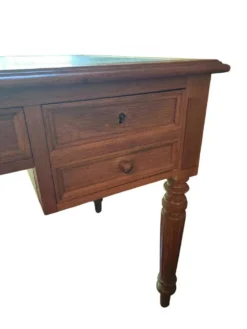 Bureau plat ancien en chêne et cuir noir, style Louis-Philippe