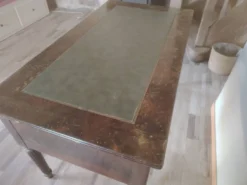 Bureau plat ancien style Louis XVI – acajou – cuir vert – 5 tiroirs