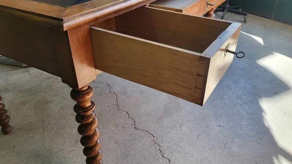Bureau plat a 3 tiroirs louis philippe du xix ème siecle