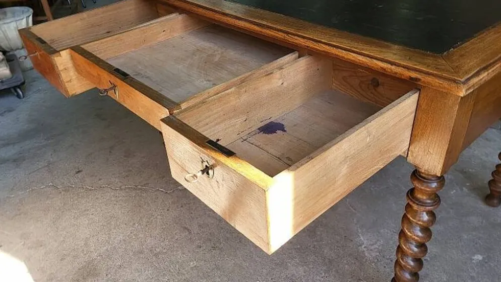 Bureau plat a 3 tiroirs louis philippe du xix ème siecle