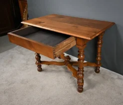 Bureau Plat en Noyer, style Louis Philippe – Fin XIXe