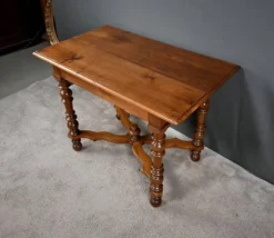 Bureau Plat en Noyer, style Louis Philippe – Fin XIXe