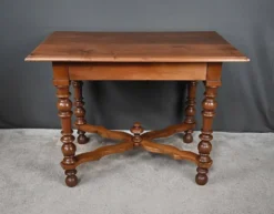 Bureau Plat en Noyer, style Louis Philippe – Fin XIXe