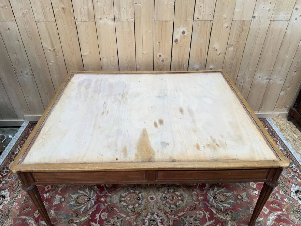 Bureau plat – Style Louis XVI – Hêtre teinté – À regarnir