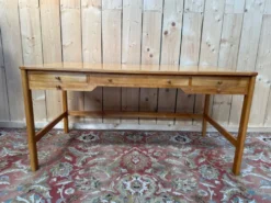 Bureau plat – Style Scandinave – Attribué Petersen Bernt – Noyer et Chêne