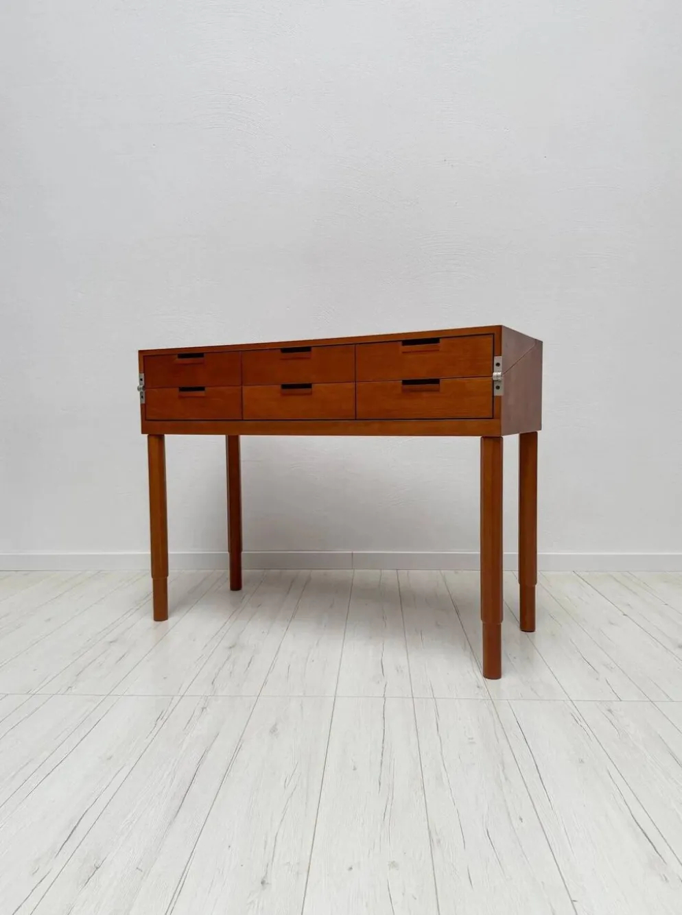 Bureau postmoderne par Antonio Citterio pour B&B Italia en bois de cerisier, années 1980