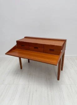 Bureau postmoderne par Antonio Citterio pour B&B Italia en bois de cerisier, années 1980