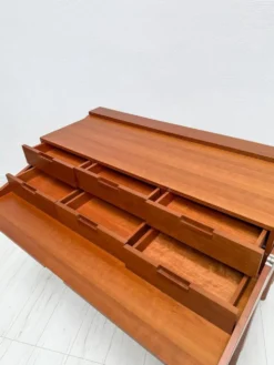 Bureau postmoderne par Antonio Citterio pour B&B Italia en bois de cerisier, années 1980