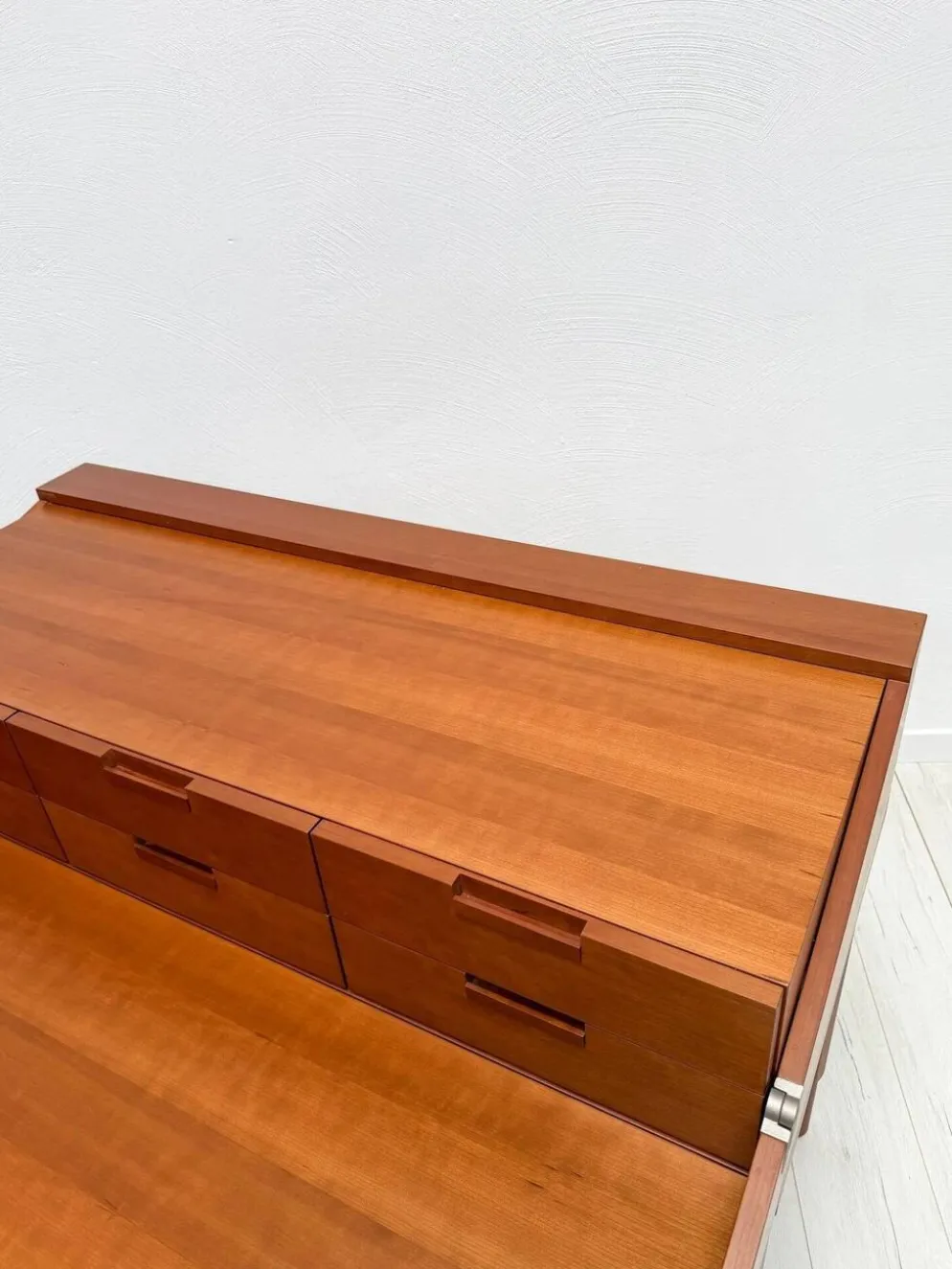 Bureau postmoderne par Antonio Citterio pour B&B Italia en bois de cerisier, années 1980