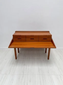 Bureau postmoderne par Antonio Citterio pour B&B Italia en bois de cerisier, années 1980
