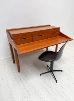 Bureau postmoderne par Antonio Citterio pour B&B Italia en bois de cerisier, années 1980