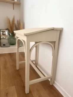 Bureau pupitre ancien avec encrier