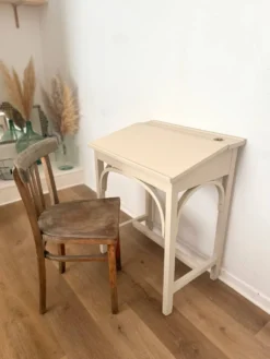 Bureau pupitre ancien avec encrier