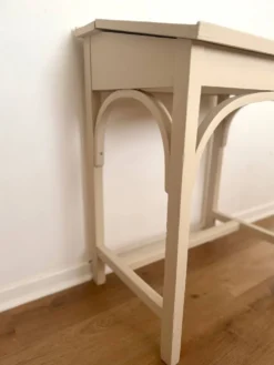 Bureau pupitre ancien avec encrier