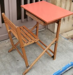 bureau / pupitre pour enfant pliable